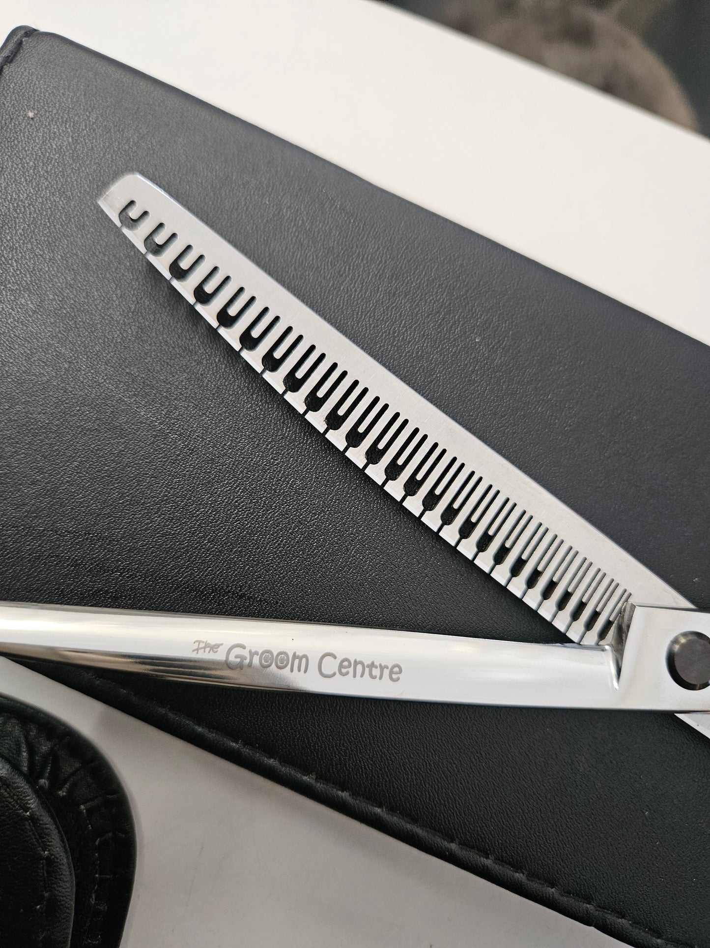The Groom Centre Scissors